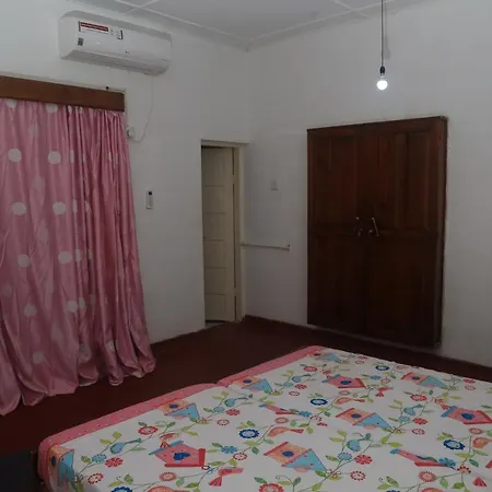 Aeroform Homestay Negombo Exterior photo
